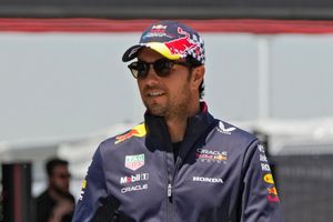 'Seguirá 10 años más en F1': Padre de Checo Pérez sobre el futuro de su hijo