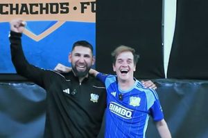 Jonathan Orozco se luce con gol de portería a portería en su debut en la Kings League Américas