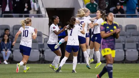 Copa Oro W: Estados Unidos goleó a Colombia y va contra Canadá