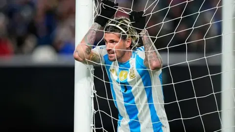 La respuesta de 'Dibu' Martínez a la comparación de Rodrigo de Paul con David Beckham