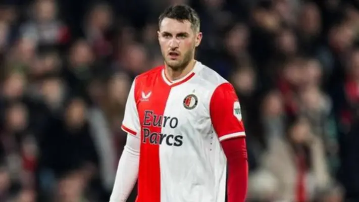 ¿Por qué no jugó Santiago Giménez en victoria del Feyenoord sobre el Sparta de Rotterdam?