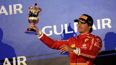 ¿Lo hacen menos? Ferrari no celebró el tercer lugar con Carlos Sainz en Bahréin