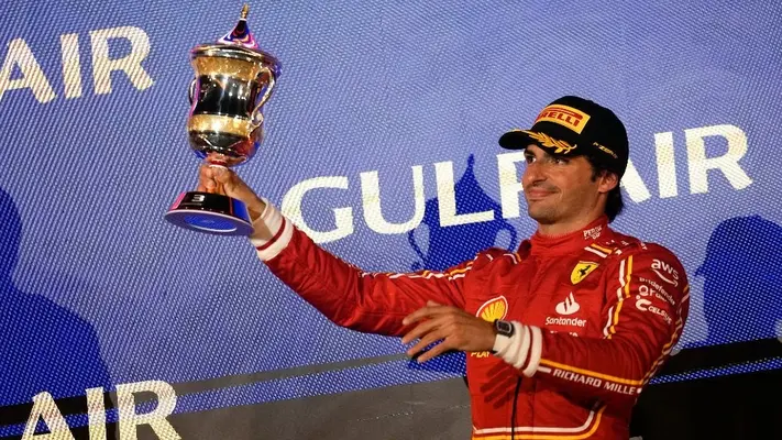 ¿Lo hacen menos? Ferrari no celebró el tercer lugar con Carlos Sainz en Bahréin