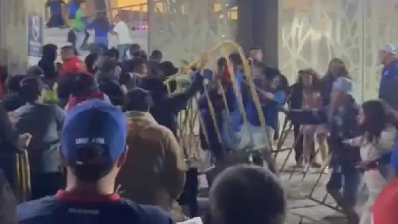 Violencia a las afueras del Estadio Cuauhtémoc previo al Puebla vs Cruz Azul