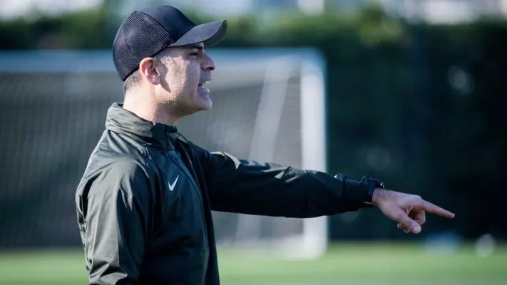 Deco elogia el trabajo de Rafa Márquez: "Es un entrenador joven que se crece ante las dificultades"