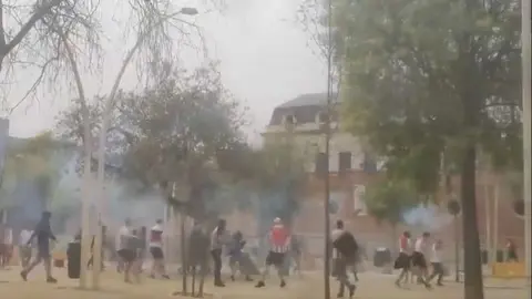 Aficionados de Mallorca y Athletic Club protagonizan pelea antes de la Final de Copa del Rey