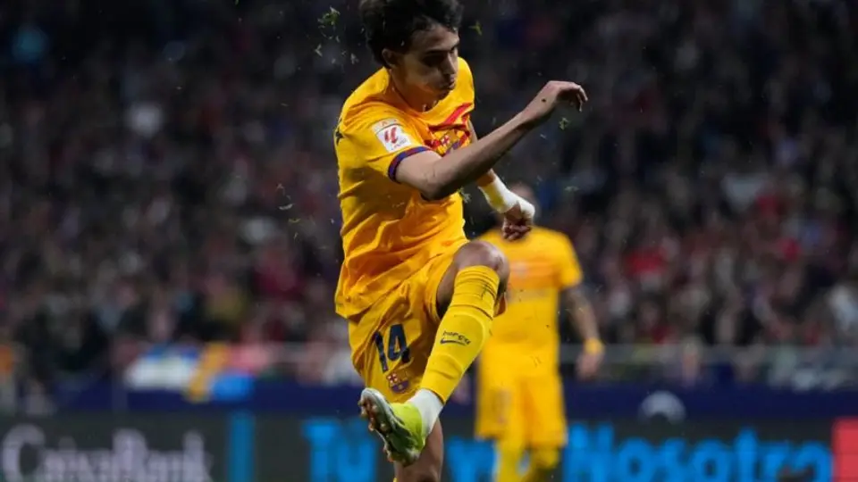 Afición de Atlético de Madrid quemó jersey de Joao Félix y vandalizó su placa en el Wanda Metropolitano