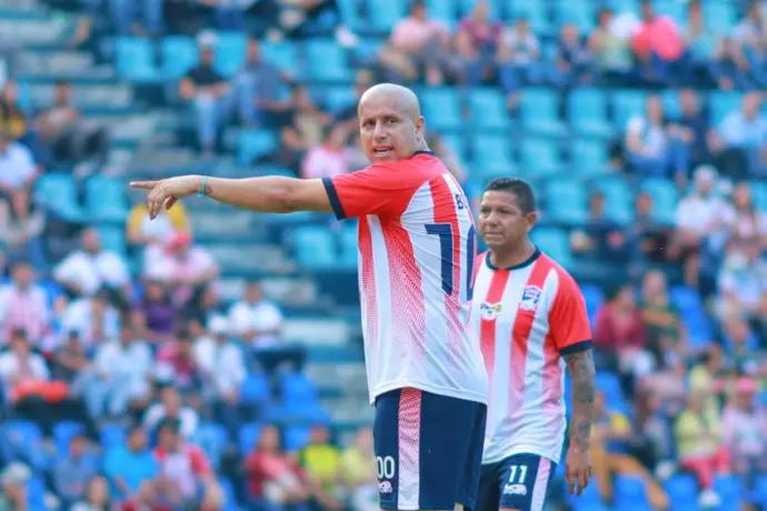 ¡Regresa a las canchas! 'Bofo' Bautista volverá a jugar futbol con este equipo