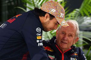 Checo Pérez se llevó los elogios de Helmut Marko tras la buena clasificación en Japón