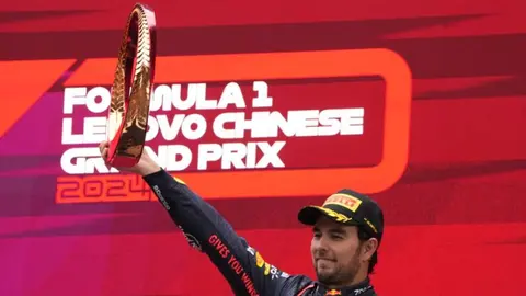 ¡Ahora va por Rosberg! Checo Pérez supera marca de puntos de Michael Schumacher