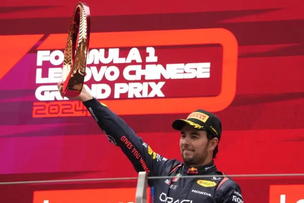 ¡Ahora va por Rosberg! Checo Pérez supera marca de puntos de Michael Schumacher