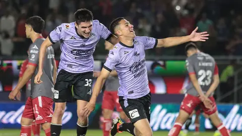 ¡Cañonazo! Mazatlán le quita el invicto al Necaxa, que terminó con 10 hombres