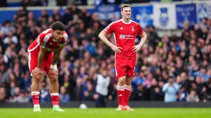 Nottingham Forest denuncia a la Premier League de poner a un fan de Luton en el VAR