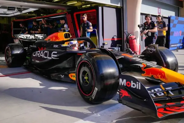 Fórmula 1: Verstappen se mantuvo como líder en el cierre del primer día de pretemporada