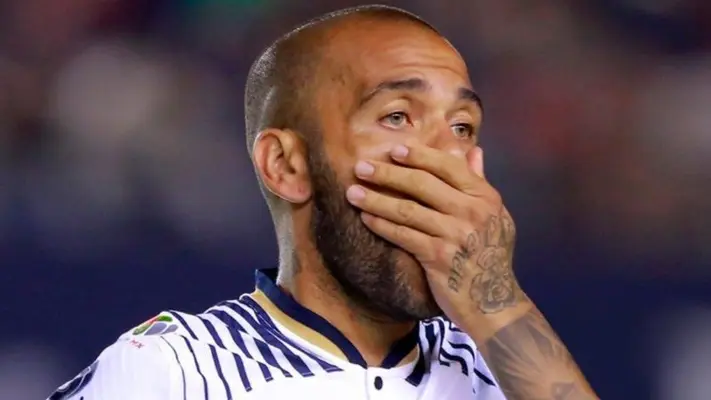 Abogada de Dani Alves buscará reducir su sentencia: “Sigo creyendo en su inocencia”
