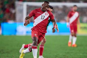 ¿Dejó el futbol? Luis Advíncula presume su 'nueva' profesión