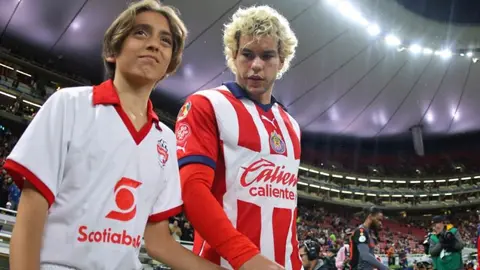 ¡Comprometido con los colores! Cade Cowell señaló a Chivas como "el más grande"
