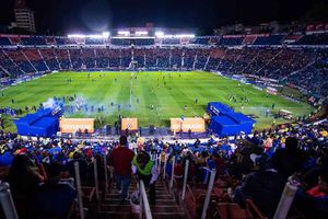 ¿Poliamor en el Estadio Ciudad de los Deportes en el Cruz Azul vs Tigres?