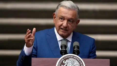 ¿Cuáles son las 20 iniciativas de reforma de AMLO para "salvar al pueblo"?