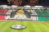 ¡'Sorpresa, hijos de p***'! Ultras del Legia Varsovia retan a la UEFA con pancarta