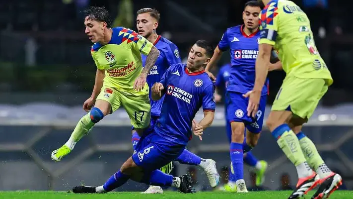 Comisión de árbitros explica porqué no se marcó penal sobre Zendejas en el Clásico Joven
