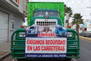 Paro nacional de transportistas afecta varias carreteras del país