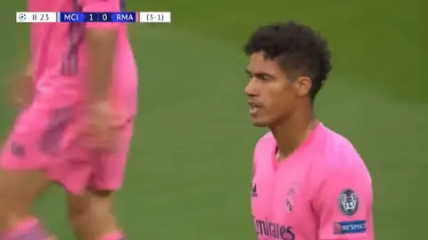 Raphael Varane revela que jugó 8vos de Final de Champions ante City con conmoción cerebral