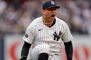 Víctor González se luce con jugada defensiva para darle la victoria a los Yankees ante Rays