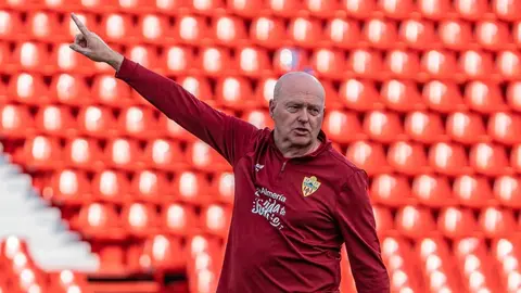 ¡Oficial! Pepe Mel es el nuevo técnico del Almería de César Montes