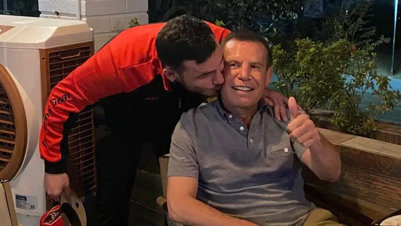 Julio César Chávez sobre la rehabilitación de su hijo: "Está contento, no se quiere salir"
