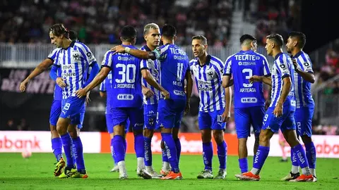 Tano Ortíz define alineación de Rayados para enfrentar a Messi e Inter Miami