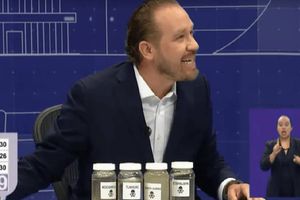 VIDEO Segundo Debate Chilango: Taboada invita a Brugada a bañarse con agua contaminada de la CDMX