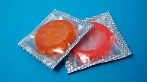 La pasión no debe ganarle a la protección, durante el mes del amor y la amistad