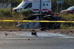 Joven rescata a dos mujeres de un accidente en la carretera Mérida-Progreso