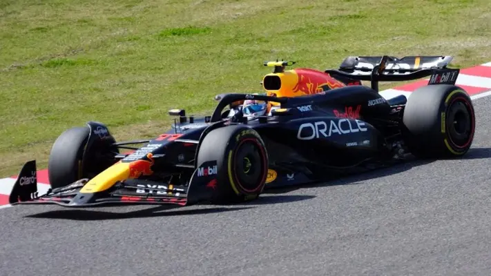 Checo Pérez buscaría permanecer tres años más en Red Bull, según reportes
