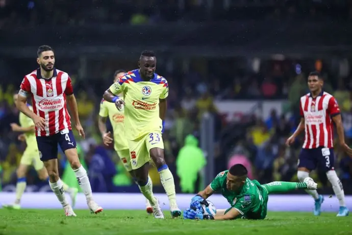 ¡Todo o nada! Julián Quiñones opinó que serie ante Chivas en Concachampions es más especial