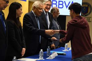 BBVA entregará becas de 2 mil pesos mensuales. ¡Te decimos los requisitos!