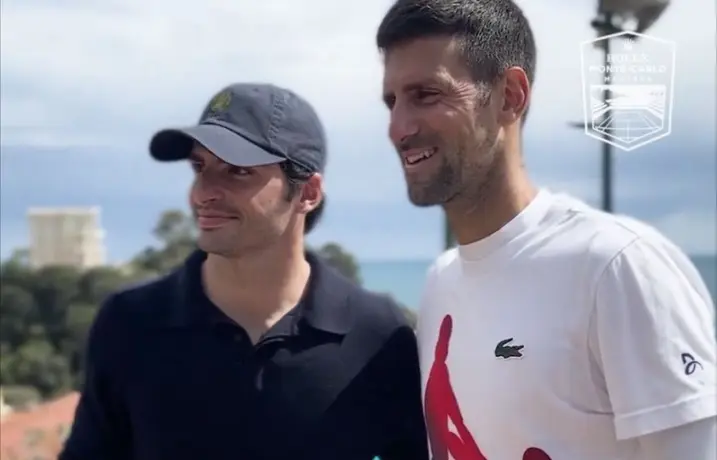 Carlos Sainz se encontró con Djokovic y Jannik Sinner en el Másters de Monte Carlo