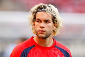 La curiosa reacción de Cade Cowell al saber su parecido con actor de 'Amarte Duele'