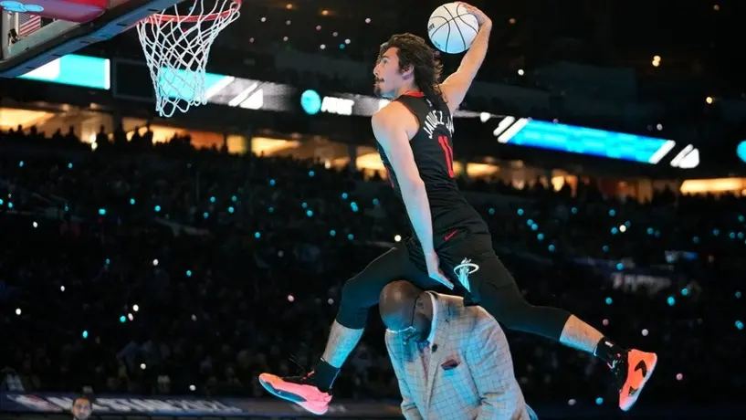 NBA: El mexicano Jaime Jáquez Jr salta Shaquille O'Neal en concurso de clavadas