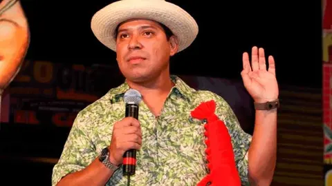 Cae a un barranco la camioneta de 'El Costeño'; hay tres heridos