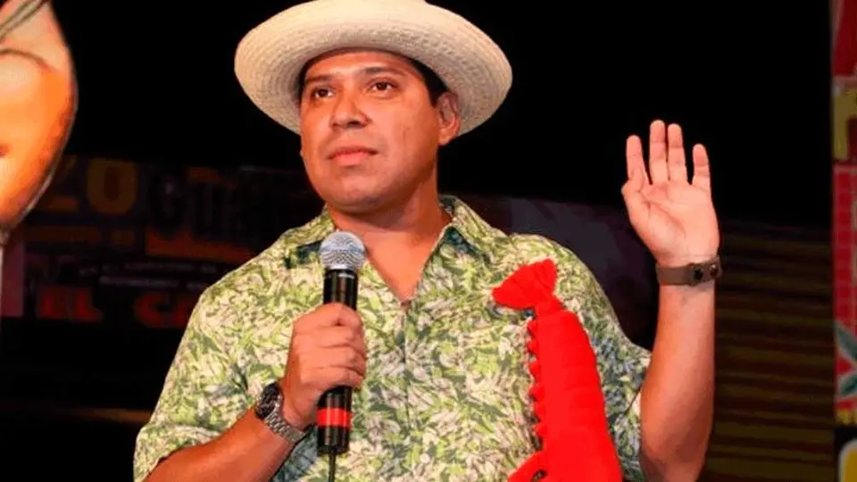 Cae a un barranco la camioneta de 'El Costeño'; hay tres heridos