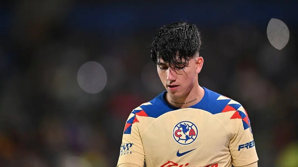 Kevin Álvarez se engancha con aficionado que lo criticó en Twitter