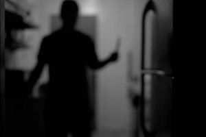 Hombre entra a robar en una bodega y cae desde la azotea