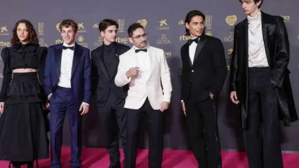 Premios Goya 2024: "La sociedad de la nieve" arrasa con 12 galardones, incluyendo Mejor Película