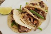¿Por qué está subiendo el costo de los tacos? Aquí te lo contamos