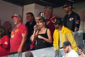 ¡Coincidieron los consuegros! Padres de Taylor Swift y Travis Kelce estuvieron en el Super Bowl