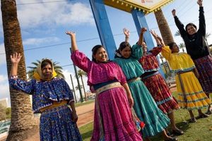 Mujeres rarámuris no entrenaron de cara al maratón Los Ángeles-Las Vegas, se reveló en RÉCORD+