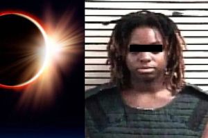Mujer arma tiroteo porque Dios le dijo que lo hiciera por el eclipse