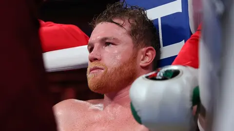 Oscar de la Hoya lanza mensaje al Canelo: 'Sabe quien es su papá'